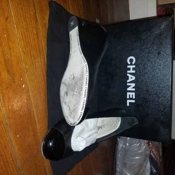 Authentic Chanel Wedges -  Like New, In Box - Picture 2 of 2